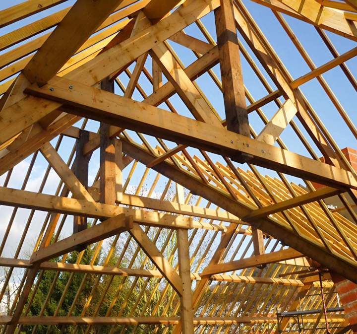 Charpentes fermettes résistantes